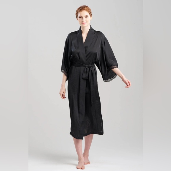 Natori | Intimates & Sleepwear | Nwt Natori Ashley Icon Lace Robe ...